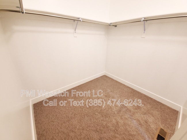 Building Photo - 268 E Sandy Sage Way