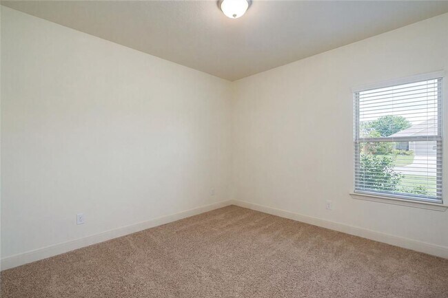 Building Photo - 104 Cedar Glen Cove