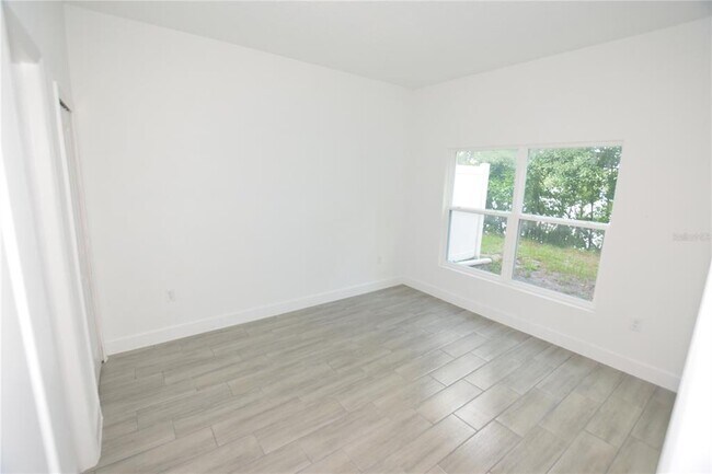 Building Photo - 460 Lake Shore Pkwy