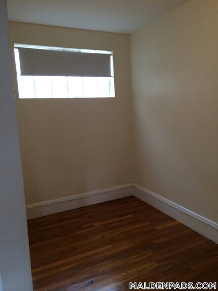 Building Photo - 349 Pleasant St