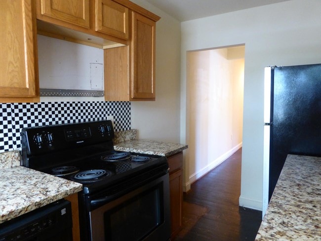 Building Photo - 5501 Foote St NE