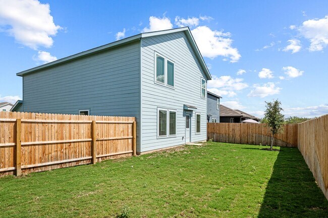 Building Photo - 606 W Cypress St