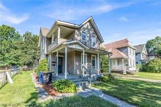 Building Photo - 3900 W 33rd St
