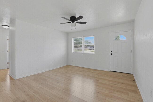 Building Photo - 321 SE 67th St