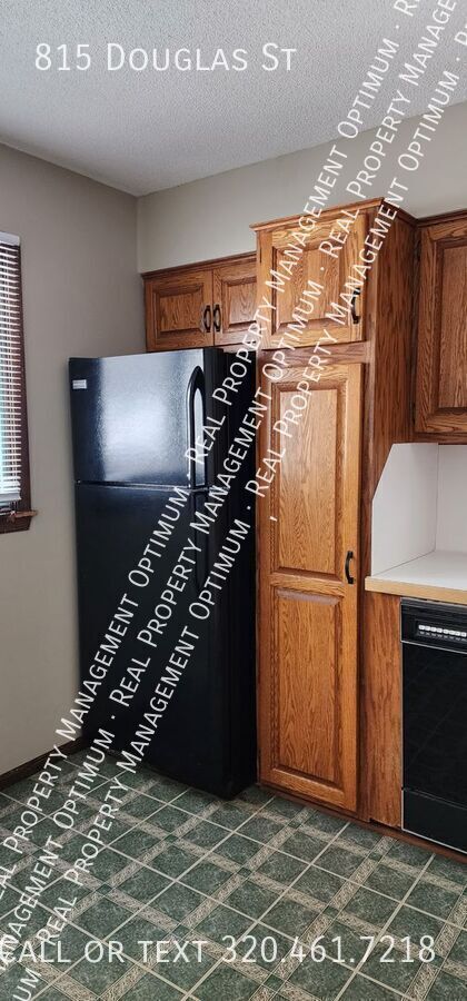 Building Photo - 815 Douglas St