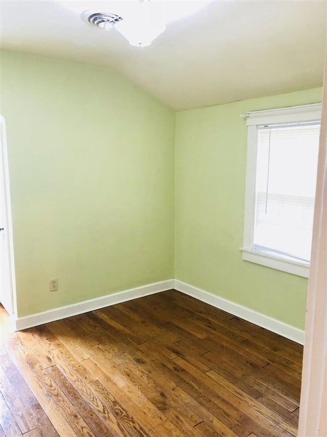 Building Photo - Beautiful 3 BR Home Near Bryan Park - Available July 2026!