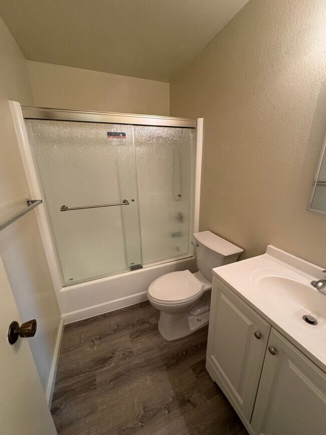 Building Photo - z6850Countryclubdr