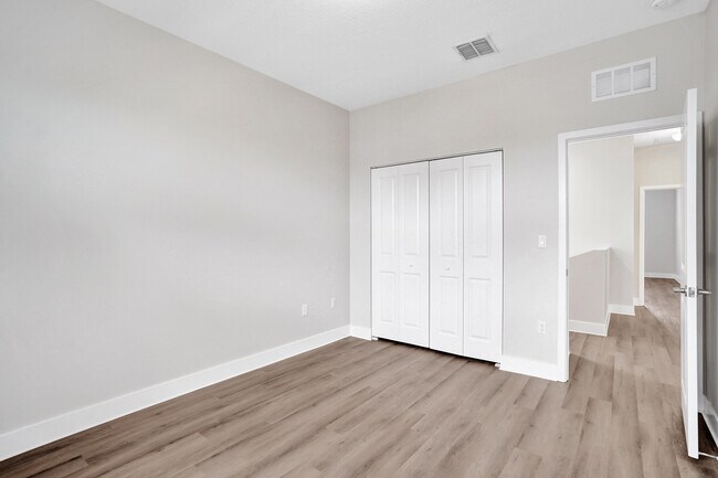 Building Photo - 4926 NW 48th Terrace