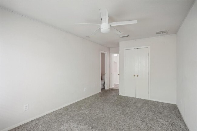 Building Photo - 16614 New Market Ln