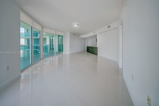 Building Photo - 250 Sunny Isles Blvd