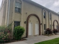 Building Photo - 1233 NE 4th St