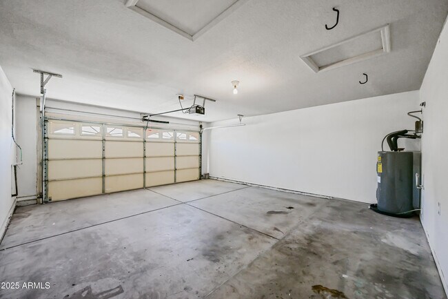 Building Photo - 3830 E Tanglewood Dr