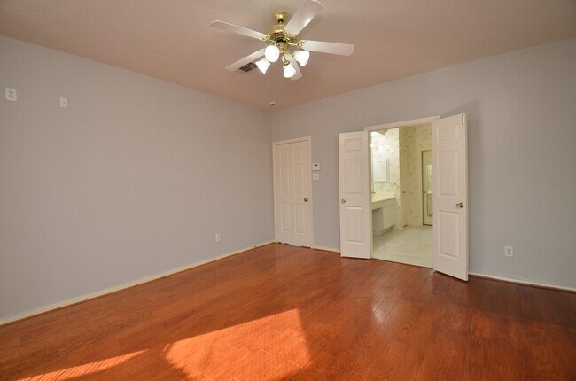 Building Photo - 8815 Barron Wood Cir E