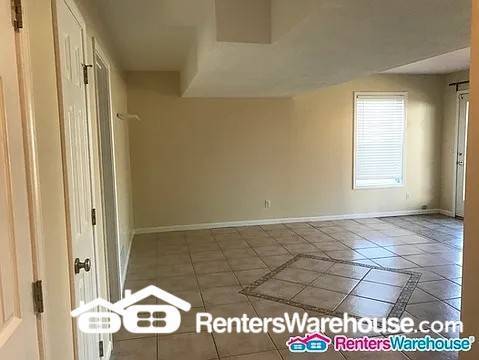 Building Photo - 4 Bed 3 Bath Home For Rent In Olathe!