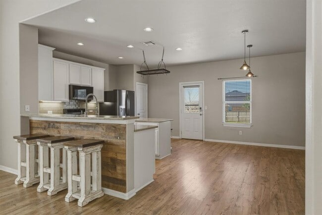 Building Photo - 125 Exeter Cove