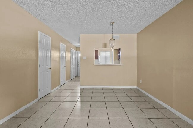 Building Photo - 2137 Shiveley Cir