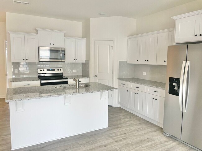 Building Photo - 3 br 2.5 townhome in the Concord Lakes community READY JULY 11th