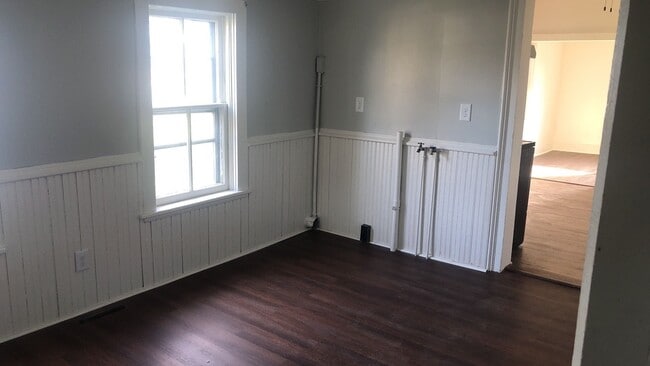 Building Photo - 711 Adler Rd