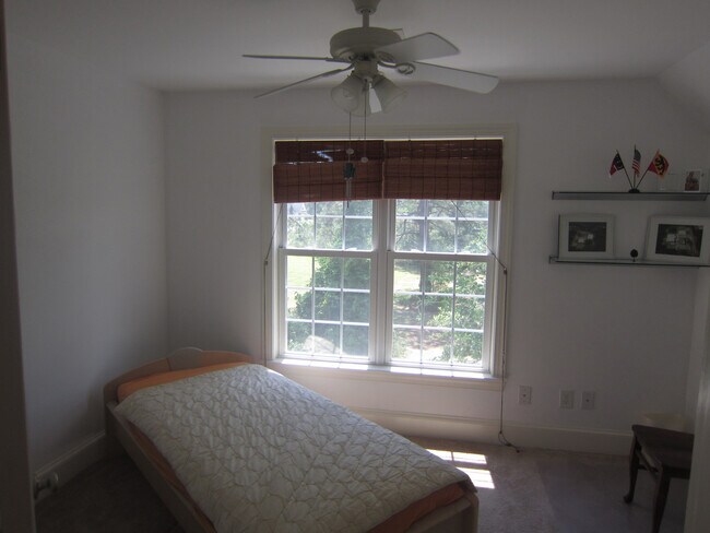 Building Photo - Live Where Others Vacation | 4BR Unique Home in the Gated Community of Fairfield Harbour!