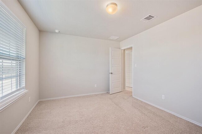 Building Photo - 3651 Sandy Brook Dr