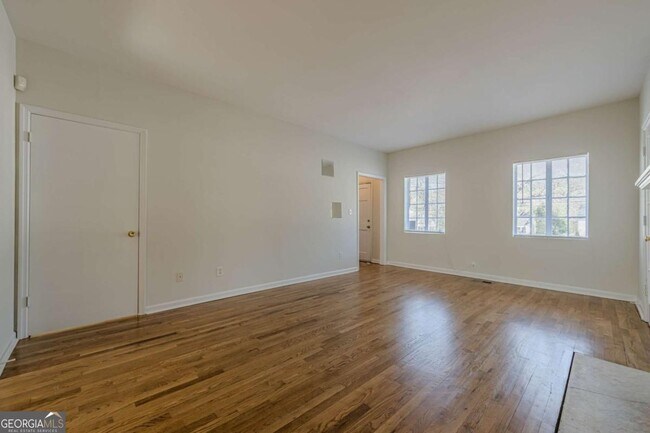 Building Photo - 1977 N Decatur Rd