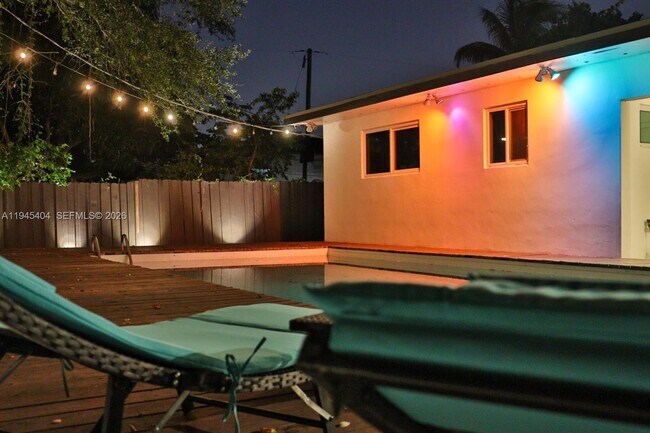 Building Photo - 14325 NE 8th Ave