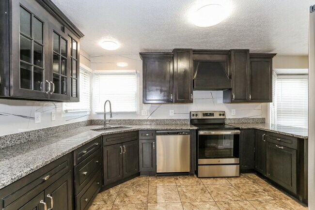 Building Photo - 2291 Chadsterz Dr
