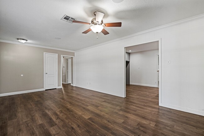 Building Photo - 15915 Mueschke Rd