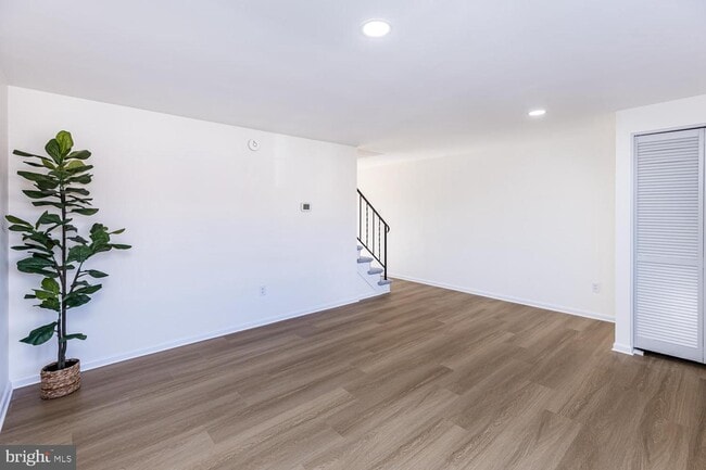 Building Photo - 1117 Circle Dr