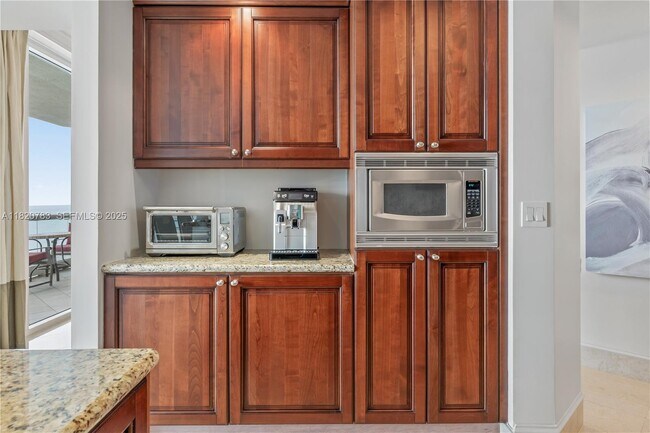 Building Photo - 17875 Collins Ave