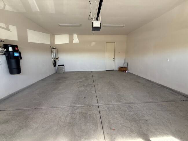 Building Photo - Dell Webb Home at Sun City ,3 Bedrooms, 3 Bathrooms, On Golf Course