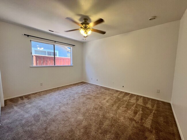 Building Photo - For Rent – Spacious 3 Bed / 2 Bath | 2,660 Sq Ft | West Madera