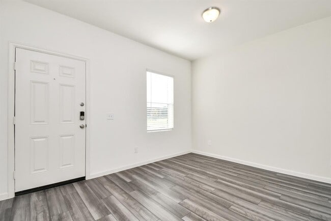 Building Photo - 7814 Hightree Dr