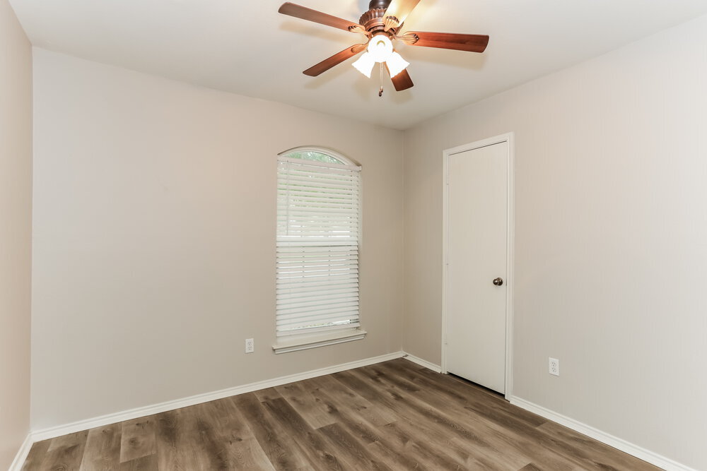 Building Photo - 213 Garden Valley Ln