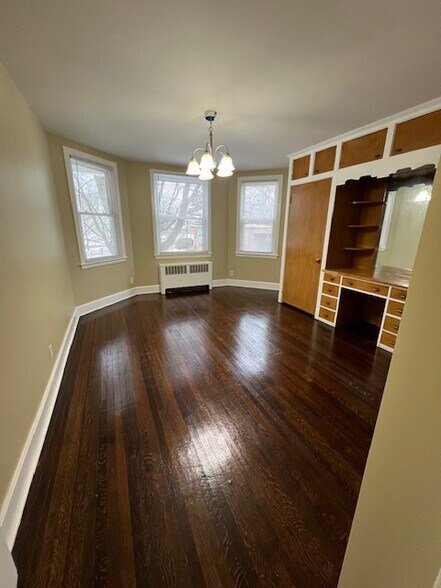 Building Photo - 415 Blackstone St