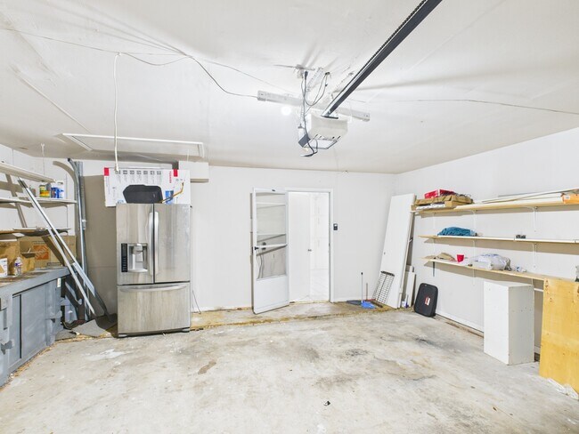 Building Photo - 7611 Hopewell Ln