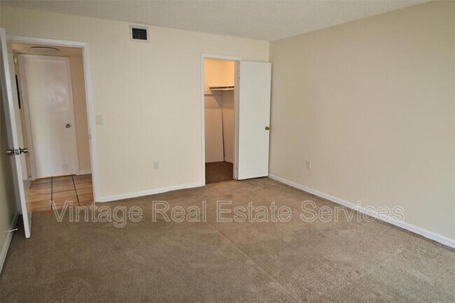 Building Photo - 675 99th Ave N