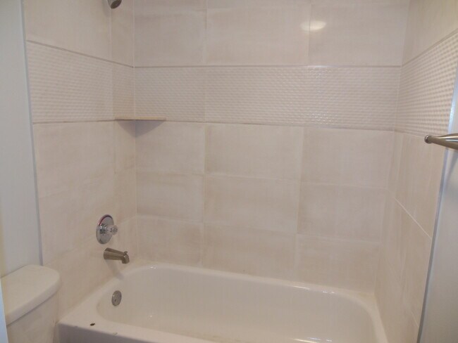 Building Photo - ONE BEDROOM ONE BATHROOM! WATERFRONT COMMUNITY!