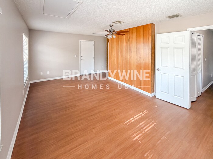 Building Photo - 215 Shore Rd