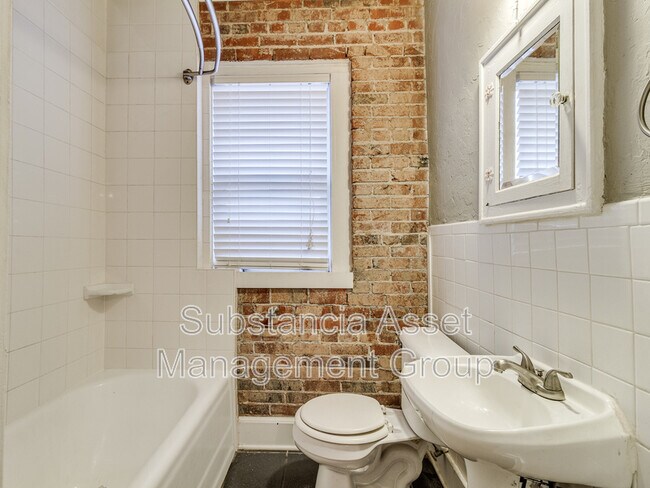 Building Photo - 429 NW 11th St