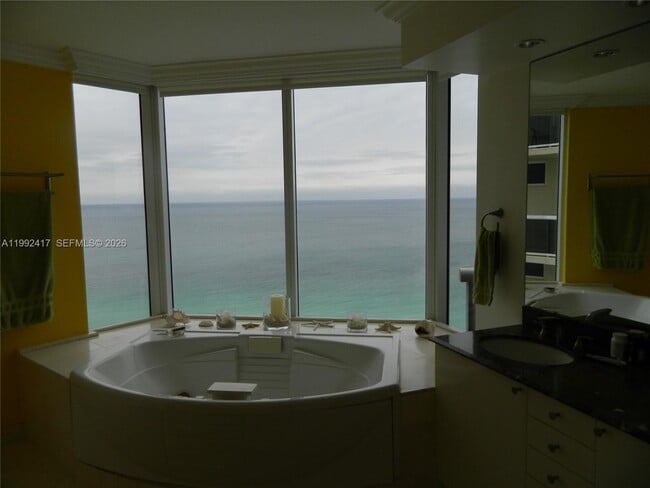 Building Photo - 17555 Collins Ave