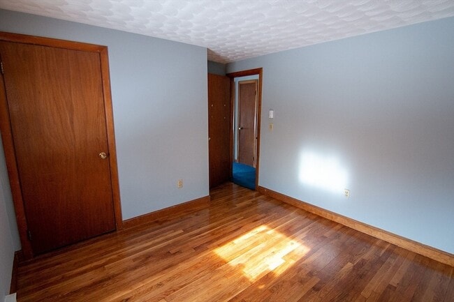 Building Photo - 87 Auburn St