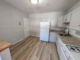 Building Photo - 367 Hildreth St