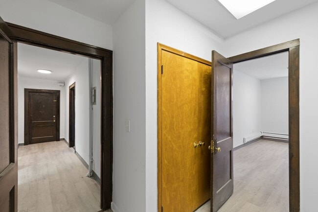 Building Photo - 2 N Huron St