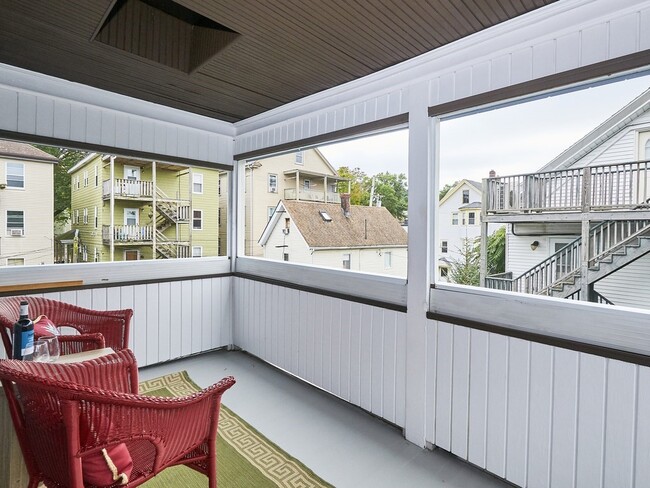 Building Photo - 12 White Ave