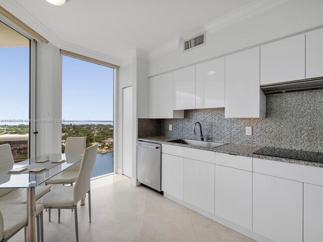 Building Photo - 4779 Collins Ave