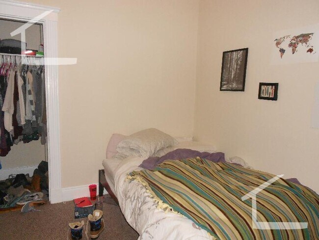 Building Photo - Central Fenway Location. Students Welcome!...