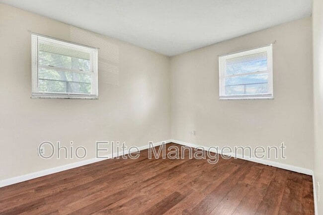 Building Photo - 861 Kingsford Rd