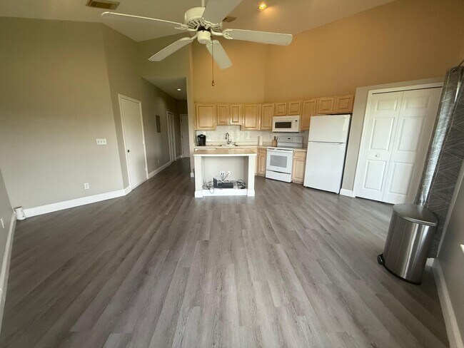 Building Photo - 9847 Perfect Dr