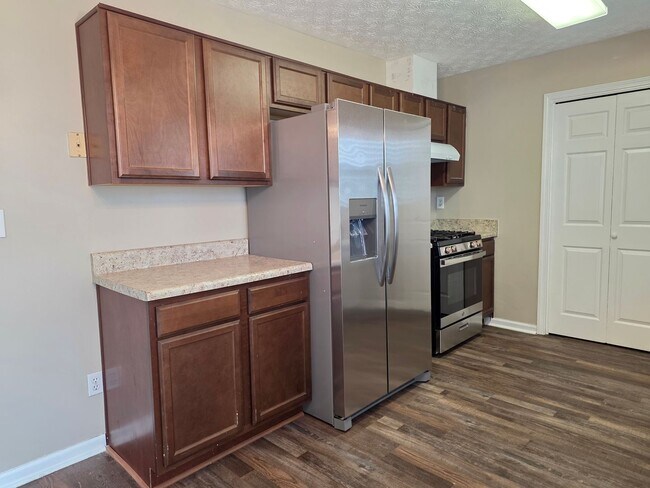 Building Photo - Rare 3 bed 2 bath ranch located in Acworth